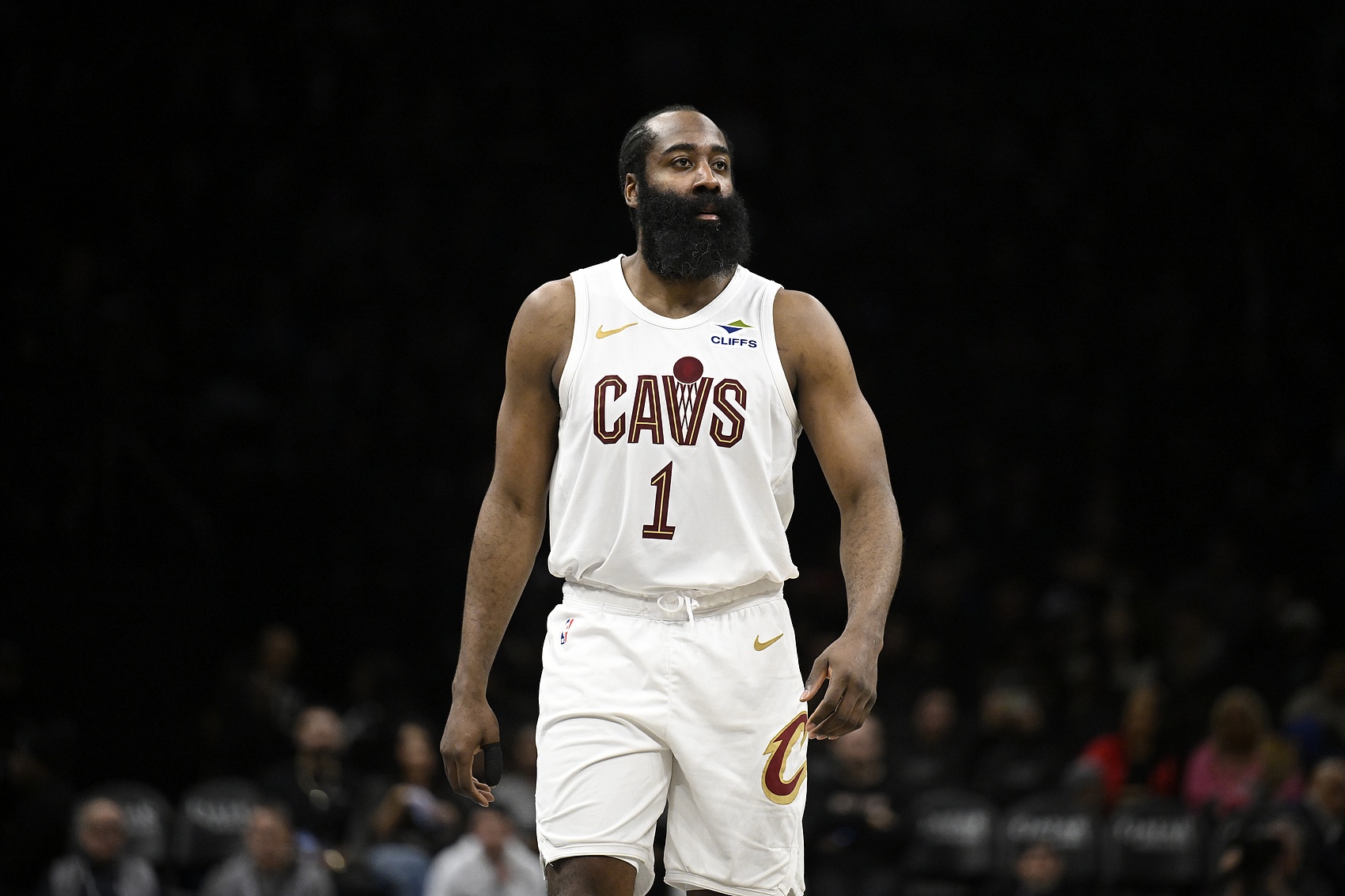 媒体人：这支骑士是残阵 米切尔没打 但还是能与活塞一较高下